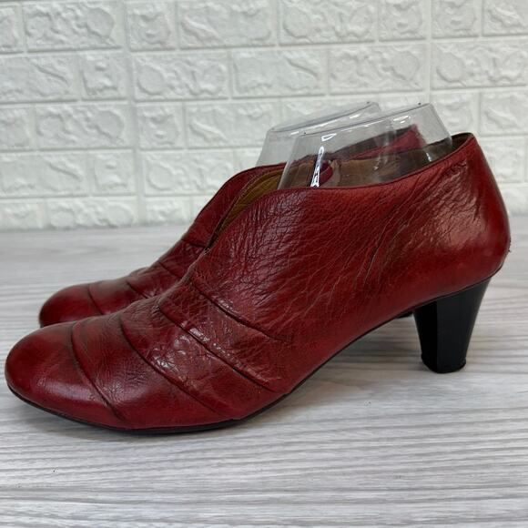 Marc Soft Walk Shoes WMNS 41 US 10.5 Red Leather Pleated Side Zipper Block Heel - Picture 5 of 10